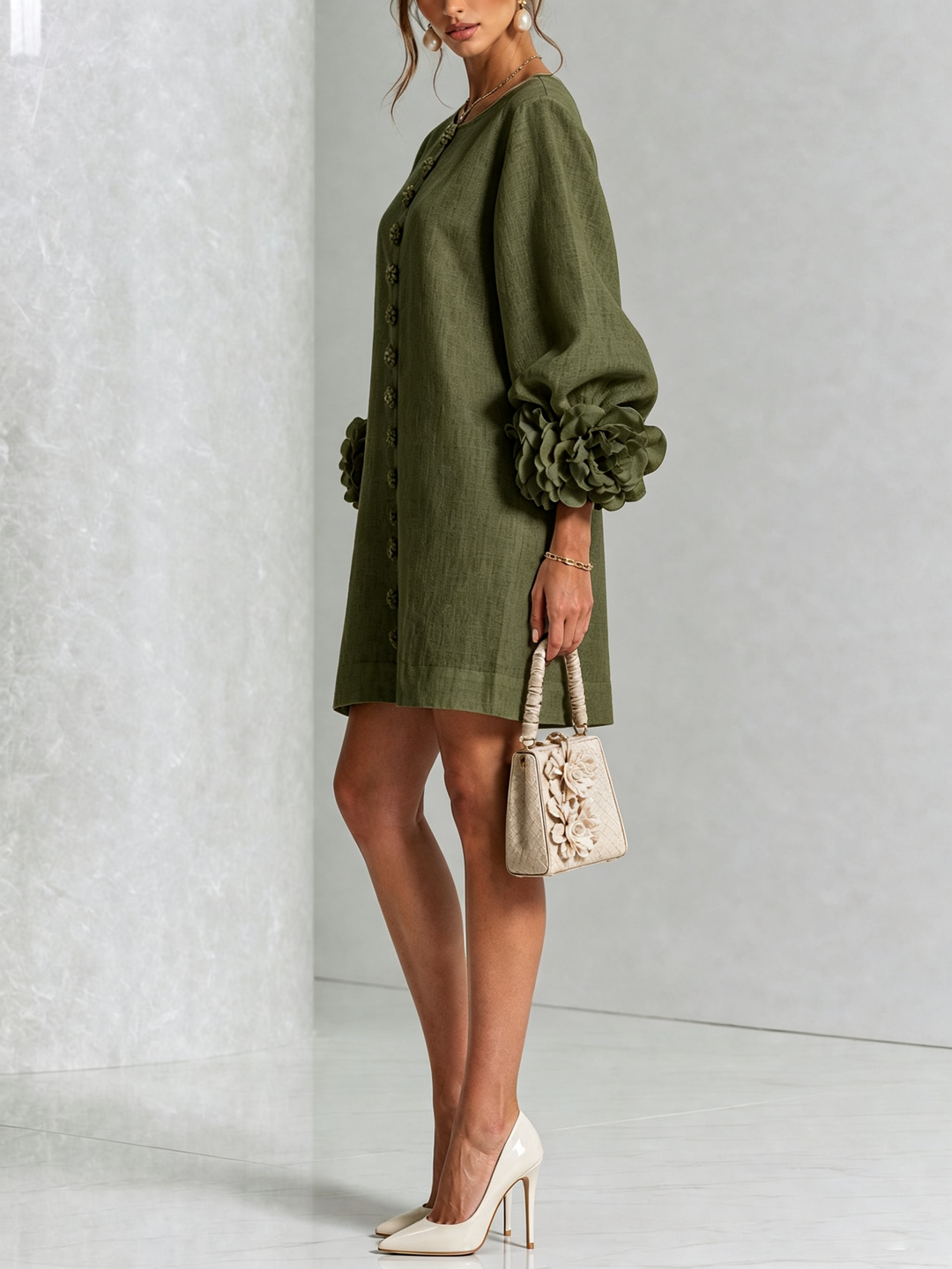 Vestido mini camisero estampado floral verde oliva con puños florales extravagantes